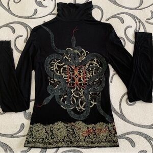 Black Snake Design Turtleneck Top